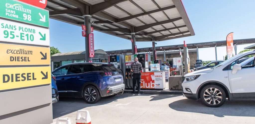 Les carburants vont-ils enfin baisser en France, ou les dirigeants RN préfèrent-ils l'absurde ?