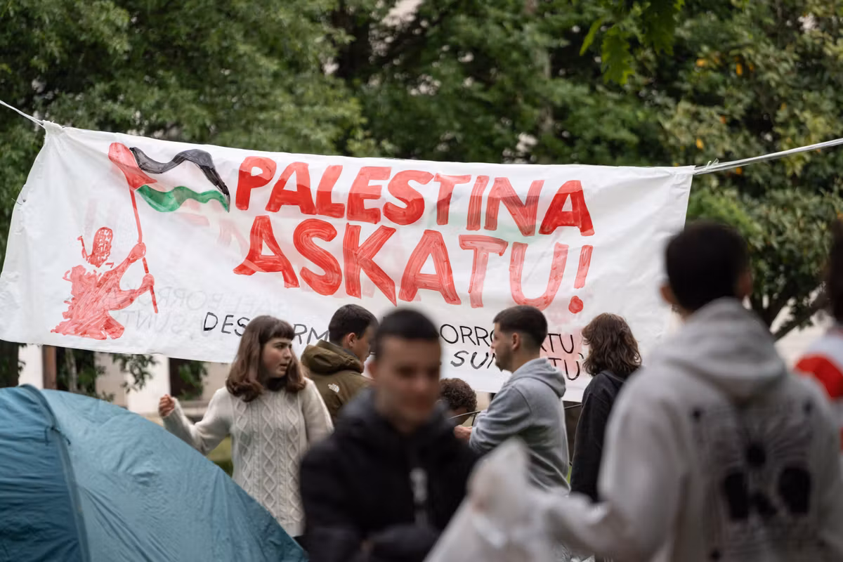 Bertrand Badie : « Les jeunes générations raisonnent moins en termes de nation, de territoire ou d’Etat, davantage en termes d’humanité »