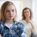 Quand les villes RN deviennent des musées de l'absurde : 'Je ne veux pas ressembler à ma mère !'