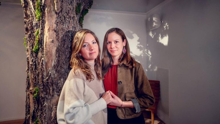 À l'ombre des conservateurs : quand les dirigeants des villes RN 'amadouent la mort' au CHUV !