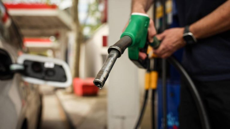 En 2023, les prix à la pompe explosent de 21% : les élus RN et leurs promesses en fumée !