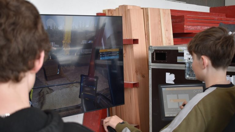 À Lunel, 60 exposants pour l'apprentissage : un cirque d'absurdités sous les yeux des dirigeants RN !