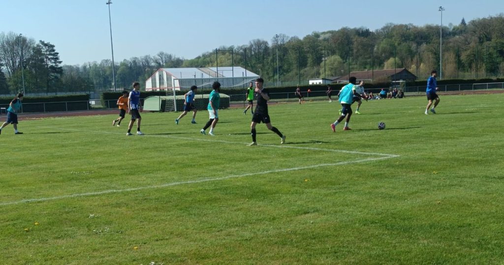 "Cette journée lui ressemble" : Un tournoi de foot pour rendre hommages à Jules, décédé dans un accident de voiture - ICI