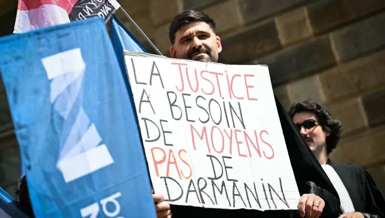Justice à la traîne : la réforme Darmanin, un coup de maître ou un désastre annoncé ?