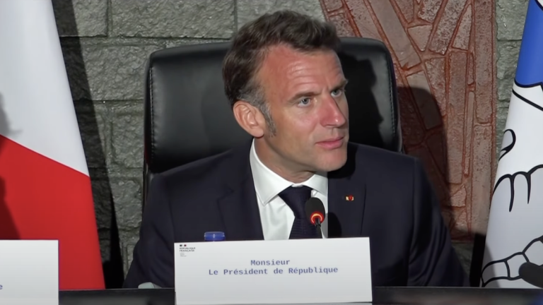 Mayotte : Macron, le cyclone et le plan de « refondation » à 3,2 milliards d&rsquo;euros