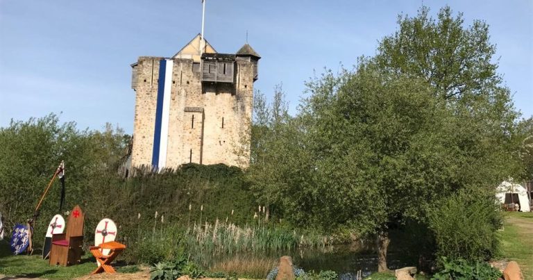 Quand le Moyen Âge fait son retour : une régression déguisée en fête