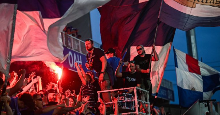 Le Capo des Ultras Auxerre : Symbole d&rsquo;une Ferveur Égarée