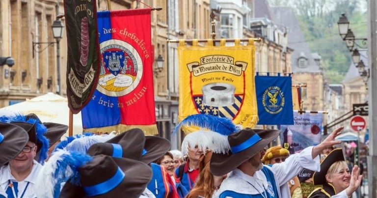 Charleville-Mézières : Le Festival des Confréries, un Masque de Convivialité