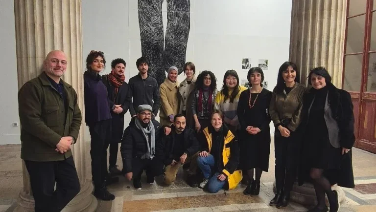 La créativité exilée : quand l&rsquo;art devient une survie