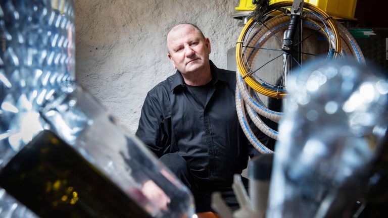 Quand un ramoneur se transforme en vinificateur : un destin paradoxal