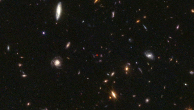 Les petits points rouges : quand l&rsquo;Univers nous joue des tours