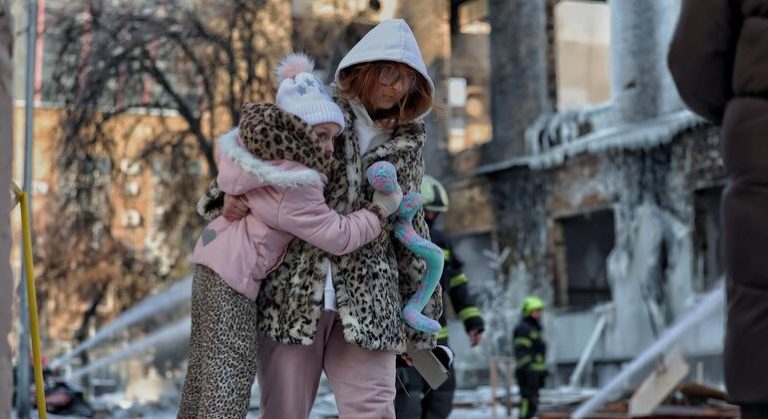 Ukraine : La guerre, un rituel tragique et quotidien