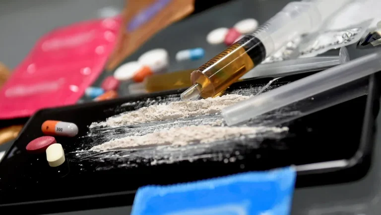 Chemsex : un fléau sous-estimé à Paris