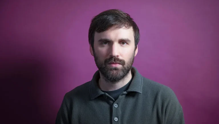 Florent Oiseau : Portrait d&rsquo;un Écrivain de la Vie Quotidienne