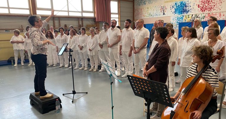 Répétition avant le concert : 400 voix revisiteront Johnny Hallyday et Mylène Farmer