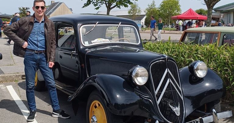 Que cachent les 200 voitures anciennes qui ont traversé le Nord-Cotentin avant Cherbourg ?