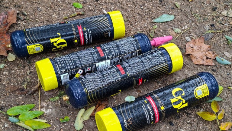 Les douanes de l&rsquo;Ariège saisissent 110 litres de protoxyde d&rsquo;azote et 300 ballons