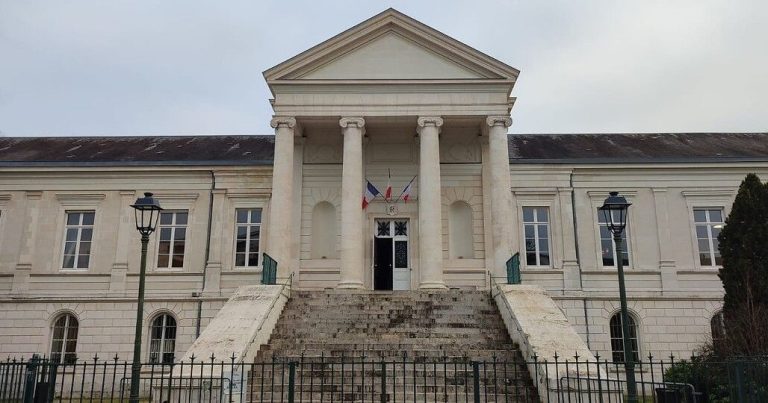 Trois frères condamnés pour agression violente à La Châtre, armés de machettes et fouets.