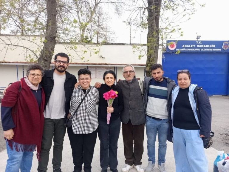 Libération de Selfinaz Göçmez : Une Victoire Illusoire dans un Système Autoritaire