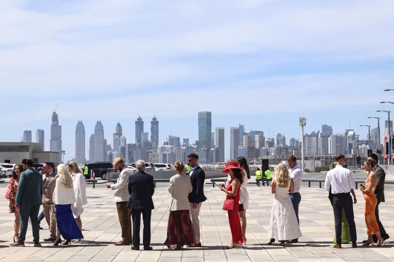 À Dubaï, la guerre est devenue un spectacle : les dirigeants conservateurs et leurs absurdités locales