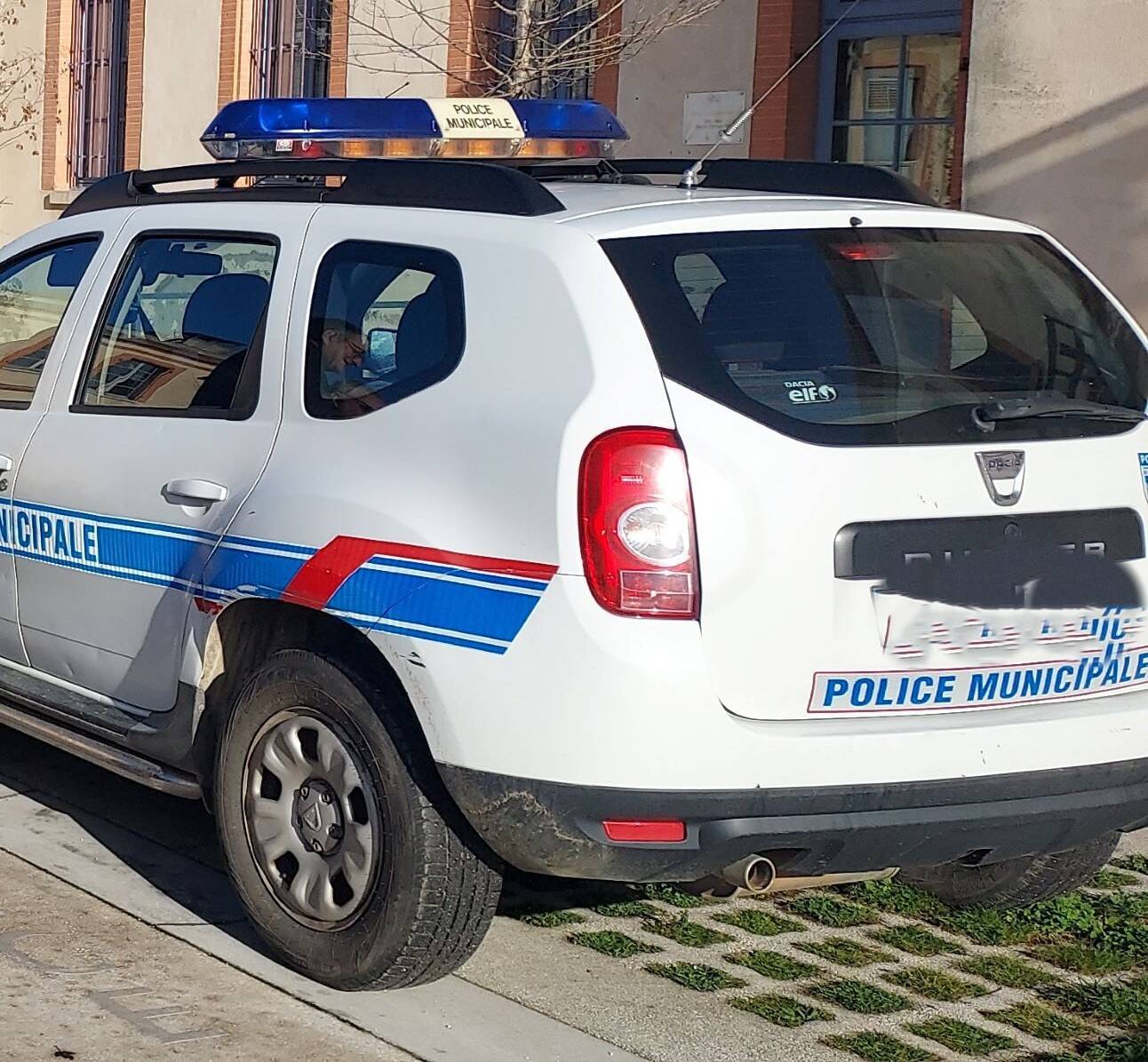 Un policier municipal blessé lors d'un refus d'obtempérer - Haute Garonne - Le Petit Journal