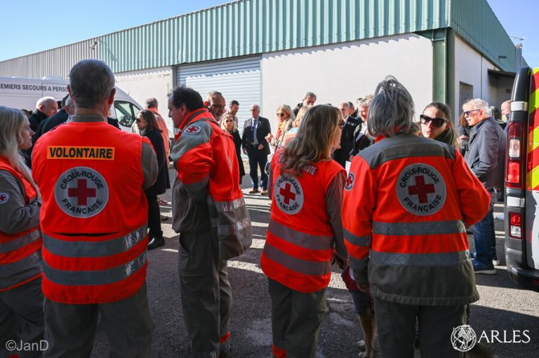 Croix-Rouge à Arles : Un sauvetage aux allures de spectacle