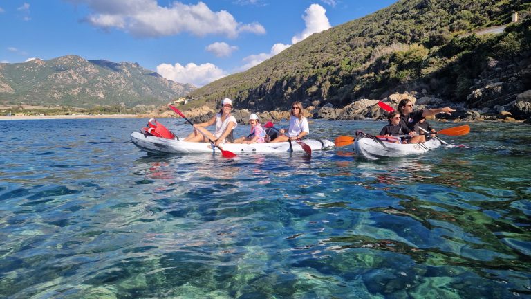 Randonnée Kayak à Sevani : Un Élan de Solidarité pour Octobre Rose