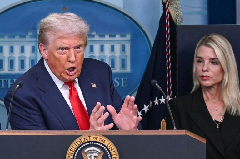 Trump s'enflamme : 'Ouvrez le Putain de Détroit' ! Les dirigeants RN en mode déni face à l'absurde.