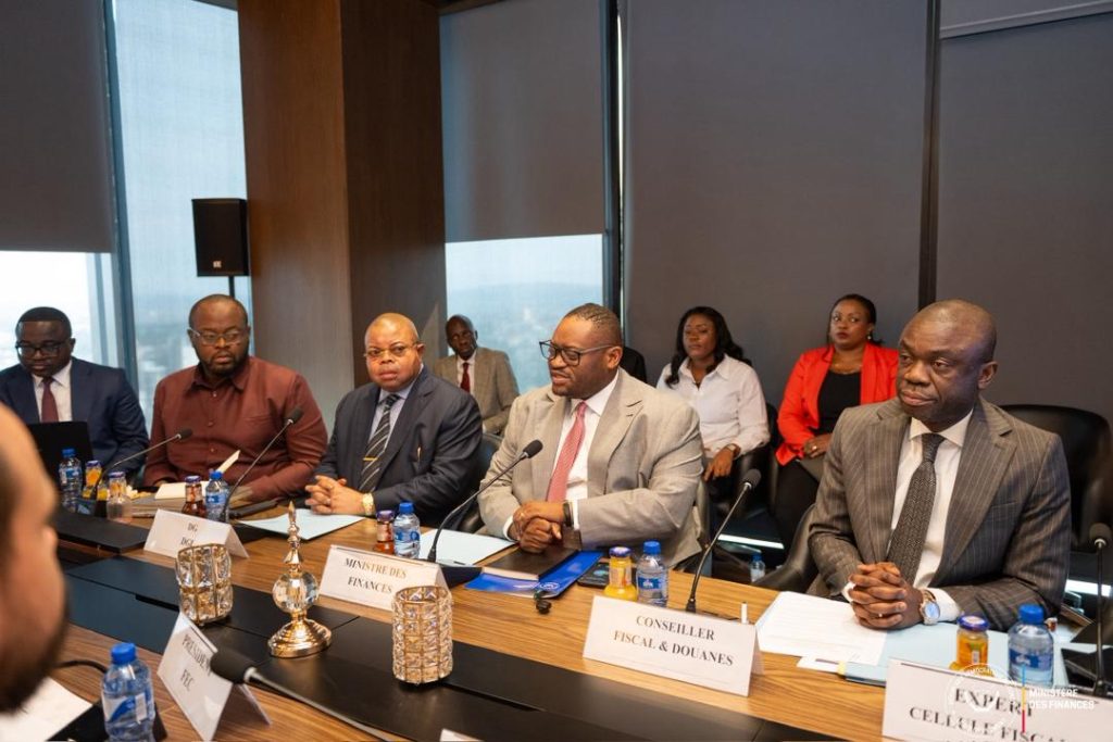 RDC : Les entreprises libérées de leur moratoire, les dirigeants conservateurs applaudissent l'absurde !