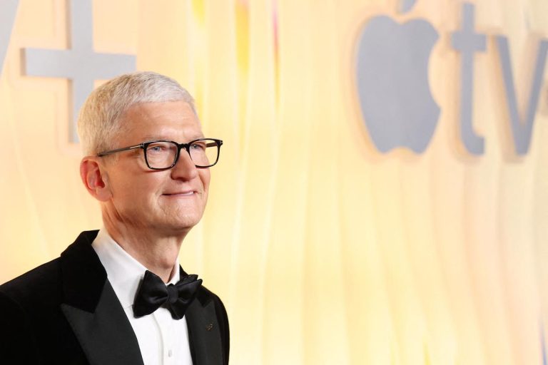 Tim Cook remplacé par John Ternus après 15 ans à la direction d&rsquo;Apple.