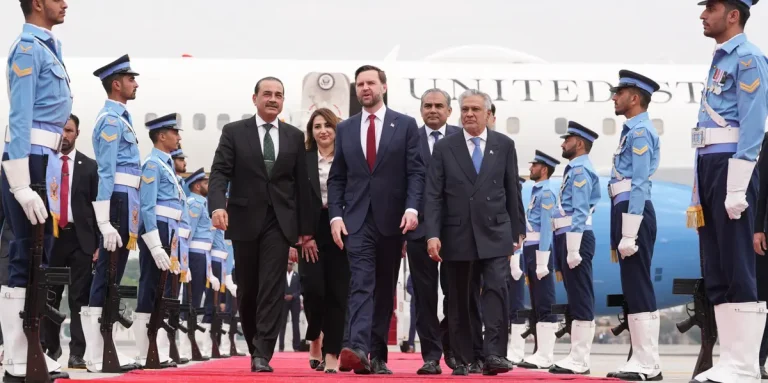 Trump mise sur un blocus du détroit d’Ormuz pour faire plier l’Iran