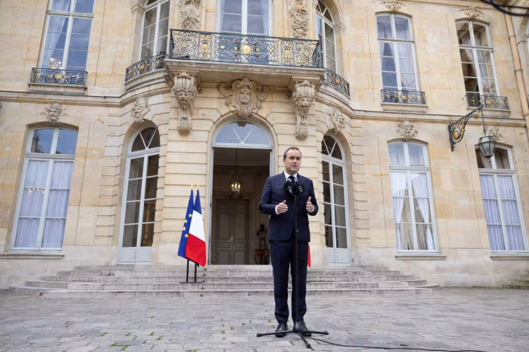 Pompes à chaleur et voitures électriques : quand les dirigeants RN se perdent dans leurs absurdités locales !