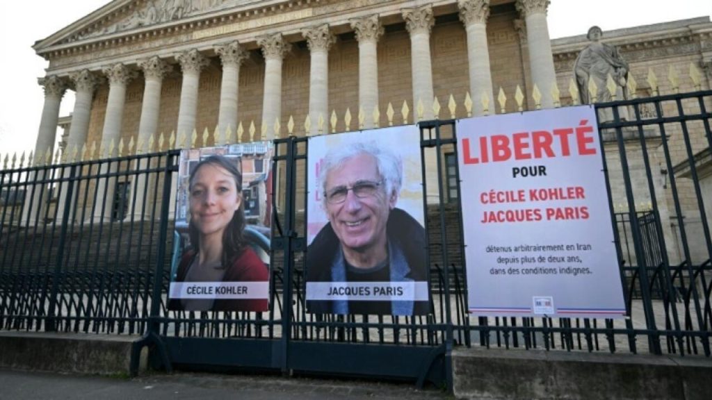 Iran : Cécile Kohler et Jacques Paris de retour à Paris, mais les dirigeants d'extrême droite restent muets !