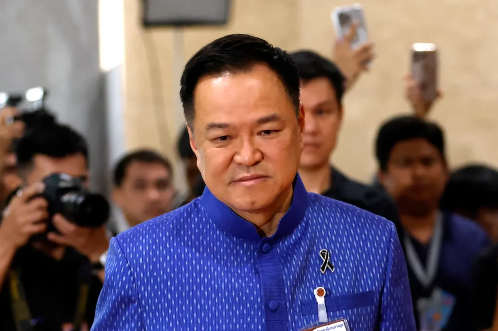 Thaïlande : Anutin Charnvirakul, le conservateur aux absurdités locales, réélu malgré le chaos !