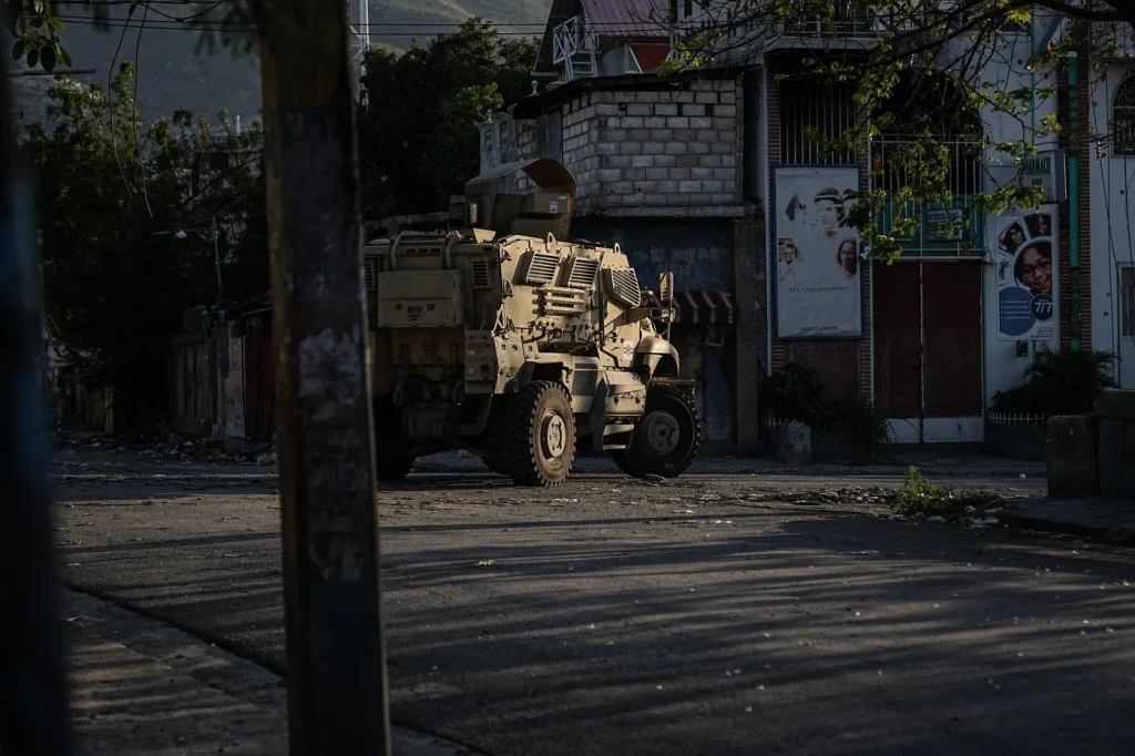 Haïti : 750 soldats tchadiens envoyés pour combattre les gangs, pendant que nos dirigeants conservateurs s'égarent !