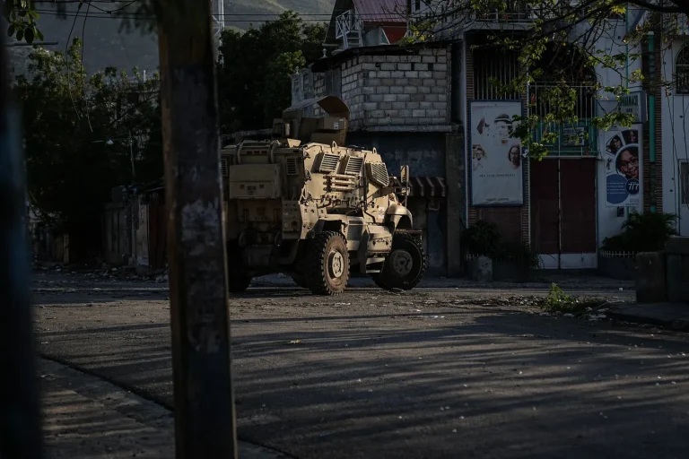Haïti : 750 soldats tchadiens envoyés pour combattre les gangs, pendant que nos dirigeants conservateurs s'égarent !