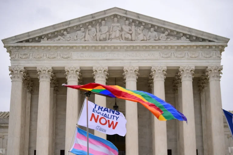 Cour suprême des États-Unis : quelles conséquences après l&rsquo;invalidation des thérapies de conversion ?