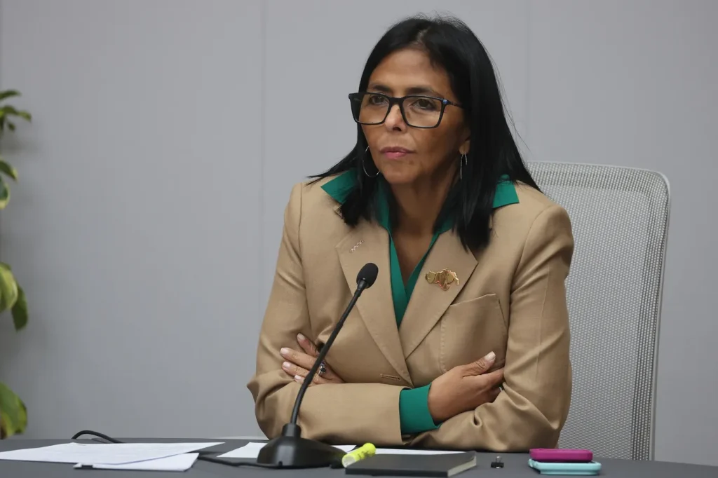 Venezuela : Washington lève les sanctions, Delcy Rodriguez triomphe pendant que les villes RN sombrent dans l'absurde !