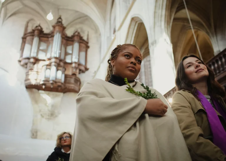 Quand la communion devient un casse-tête : le catéchisme à l&rsquo;ère de l&rsquo;absurde