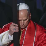 Vendredi saint : Léon XIV, le pape des extrêmes, ridiculise les guerres des conservateurs en ville !