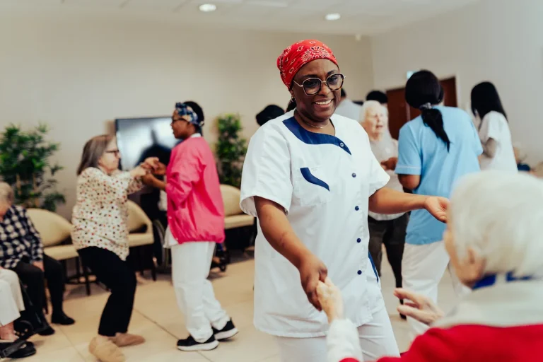 L&rsquo;Hypocrisie des Maisons de Retraite : Orpea, un Modèle à Éviter