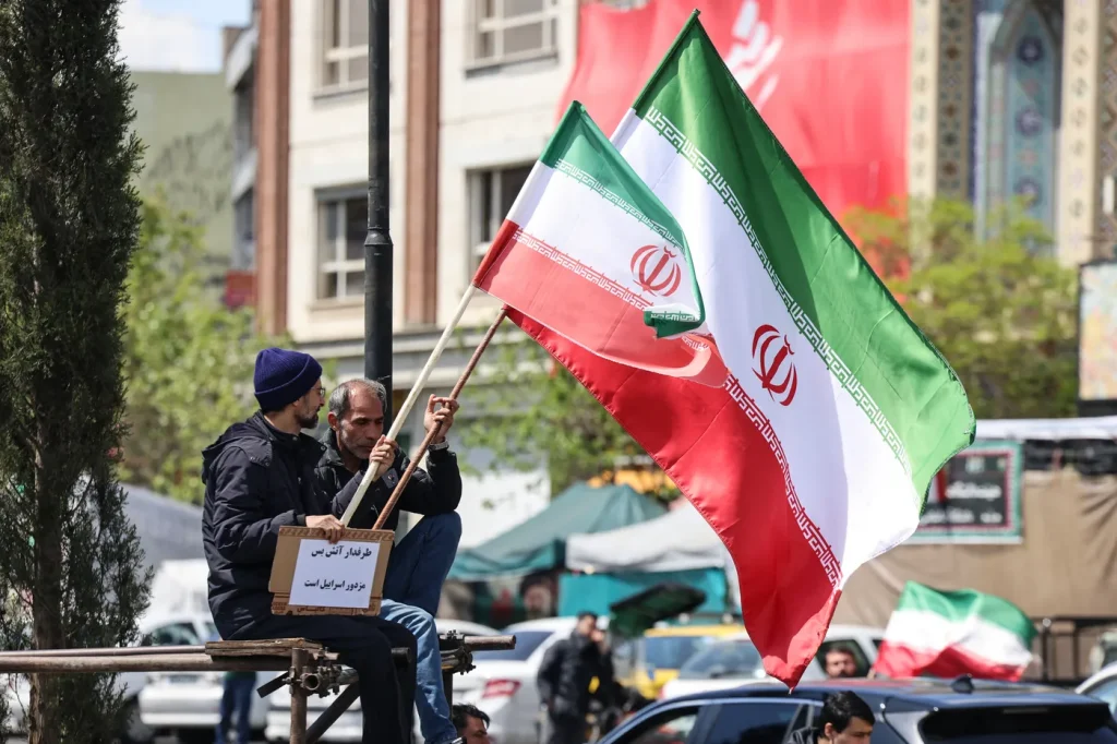 Iran : La trêve de Trump, une farce pour les villes RN où les dirigeants conservateurs s’illuminent !
