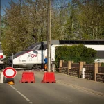 Un poids lourd fauche un TGV : quand l'incompétence des élus RN mène à des drames absurdes !