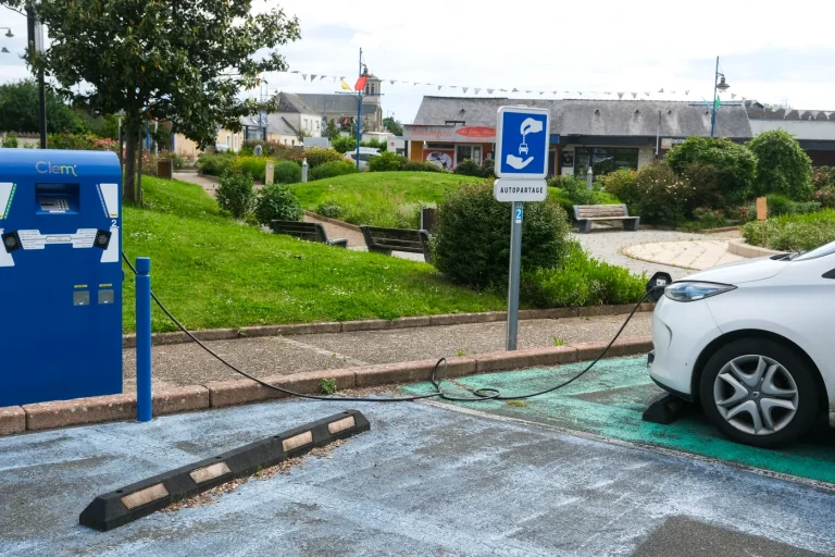 Centre-Val de Loire : L&rsquo;autopartage électrique, la réponse à la hausse des prix à la pompe ?