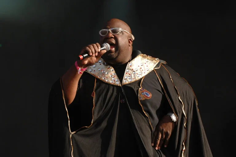 Mort d’Afrika Bambaataa : Quand les villes RN célèbrent l’extrême tout en étouffant la culture