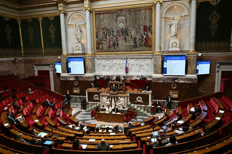 La Déroute Écologique : Quand l’Assemblée Nationale Fait le Choix de la Pollution