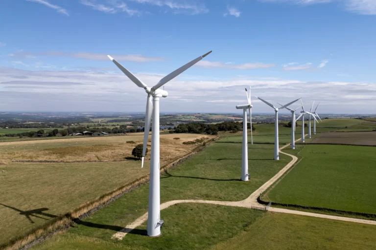 Le Royaume-Uni : entre promesses et réalités, l&rsquo;illusion d&rsquo;une transition énergétique