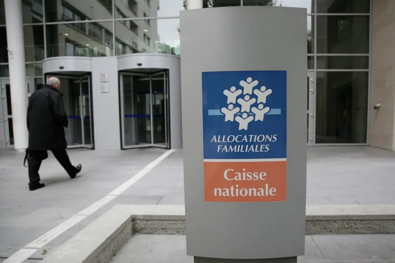 La Fraude Sociale : Un Spectre Qui Hante les Allocataires