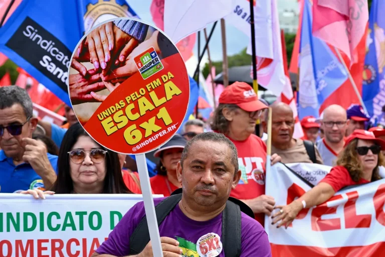 La danse des heures : Lula, les travailleurs et le mirage d’une réforme