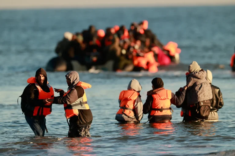 Accord Franco-Britannique : Un Nouveau Pas dans la Lutte contre l’Immigration Clandestine